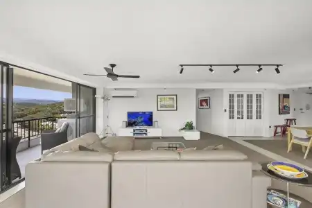 Gemini Court Holiday Apartments - 241