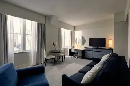 Loews Philadelphia - 80