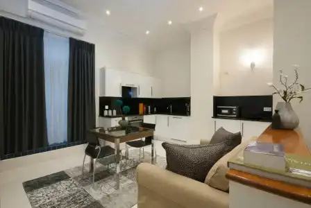 Queensgate Court - 317