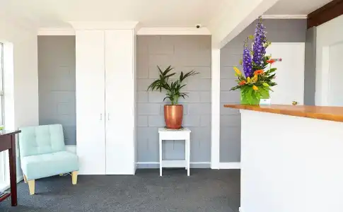 Cobblestone Court Motel – Wenzel Motels - 9