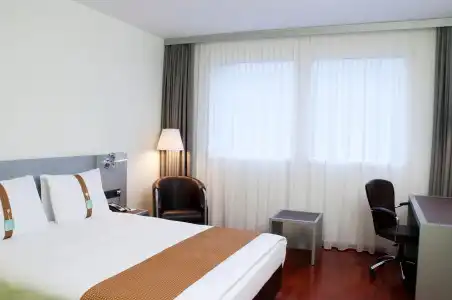 Holiday Inn ZÜRICH - MESSE by IHG - 53