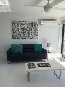 Surfers Century Oceanside Apartments - 45