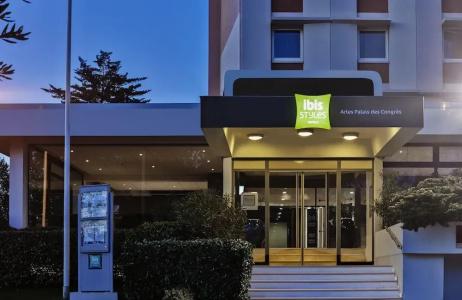 ibis Styles Arles Palais des Congrès - 0