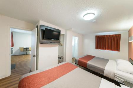 Motel 6 Cranbrook, BC - 16