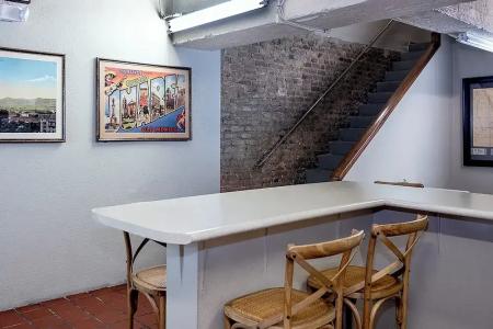 Gardner & Hostel - 54