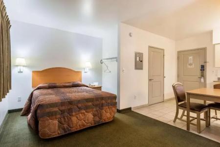 Motel 6 Bakersfield, CA - Airport - 76