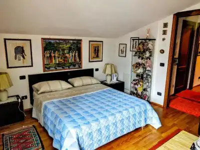 Sally's B&B - 16