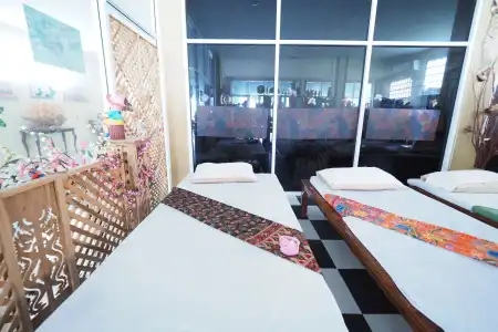 Sea Breeze Guest House - 1