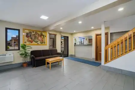 Americas Best Value Inn Fargo - 38