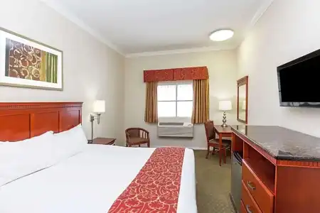 Days Inn by Wyndham Santa Monica - 65