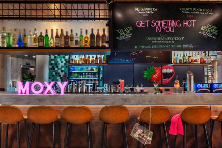Moxy Duesseldorf South - 24
