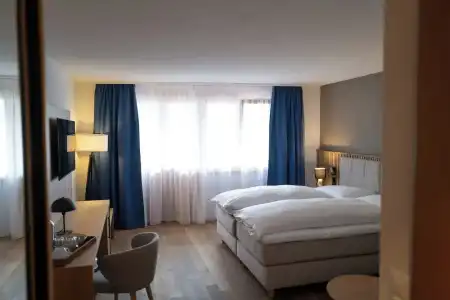 Viktoria Eden - 54