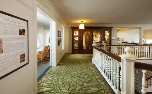 Moana Surfrider, A Westin Resort & Spa, Waikiki Beach - 12