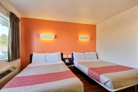 Motel 6 Laredo, TX - South - 2