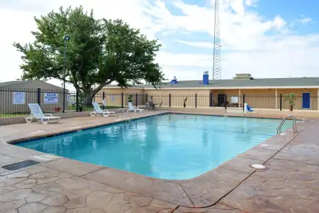 Americas Best Value Inn Lubbock E - 15