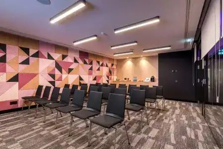 Yotel - 25