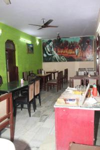 Raj Bed & Breakfast - 13