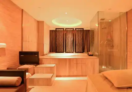 Regal Jinfeng - 10