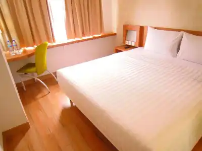 Whiz Cikini Jakarta - 15