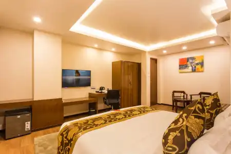 Yatri Suites and Spa - 4