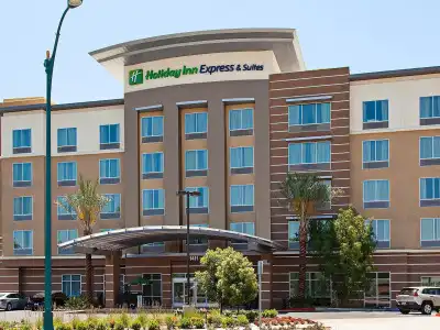 Holiday Inn Express & Suites Anaheim Resort Area by IHG - 0