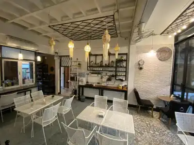 Sherloft Home & Hostel - 10
