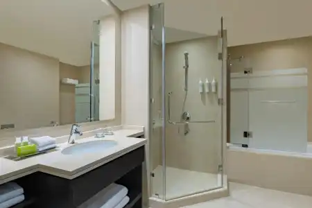 Le Méridien City Center, Doha - 11