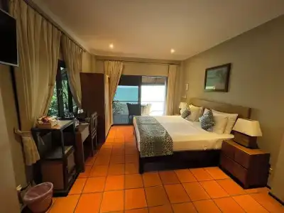 Beyond The Blue Horizon Villa Resort - 41