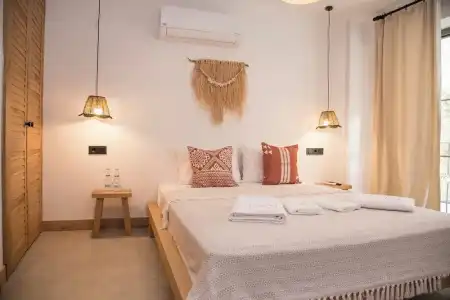 Lupa Alacati - 10