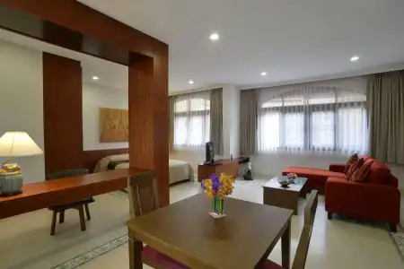 The Golden Wells Residence - 18