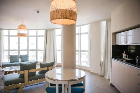 Redcon Suites - 144