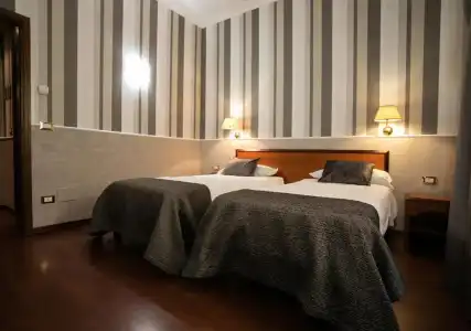 Astoria - 4