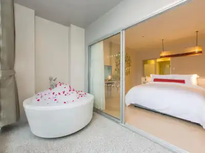 Ramada by Wyndham Phuket Deevana - 8