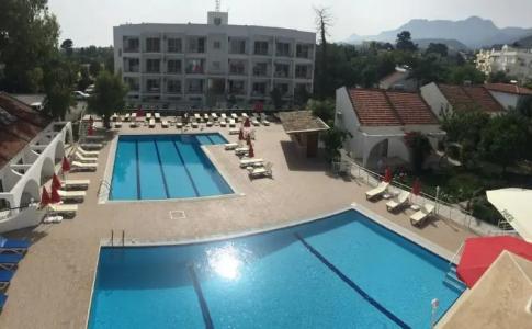 Holiday Village Rose Gardens - 2