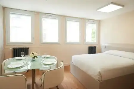 Hôtel Duquesne - 78
