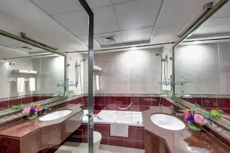 Howard Johnson Plaza by Wyndham Dubai Deira - 35