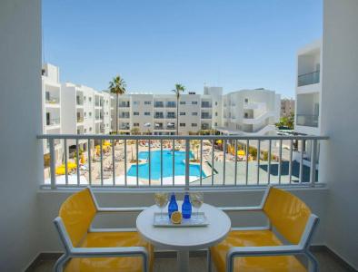 Mayfair  Gardens - 7