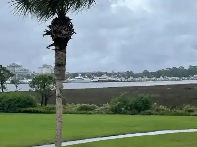 823 Harbour Point - 21