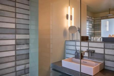 Gekko House, Frankfurt, a Tribute Portfolio - 135