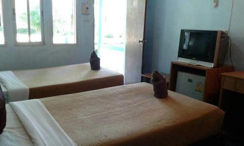 Phi Phi Don Chukit Resort - 5