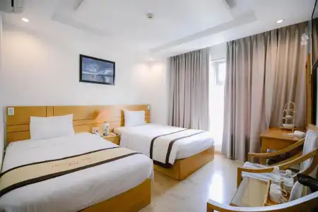 Nhat Linh Da Nang - 1
