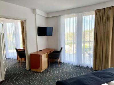 Holiday Resorts - 64