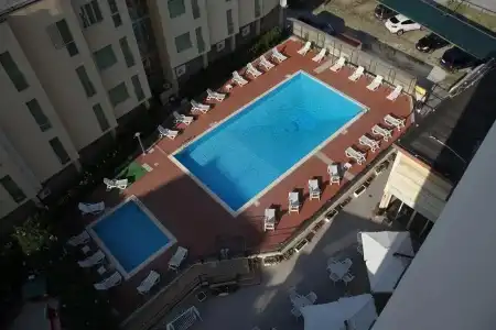 Plaza - 10