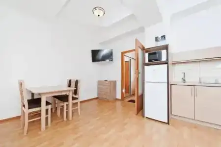 Target Hostel - 21