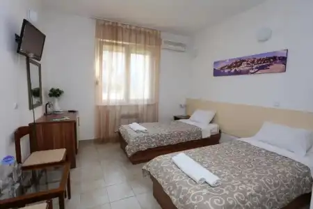 Play - 20