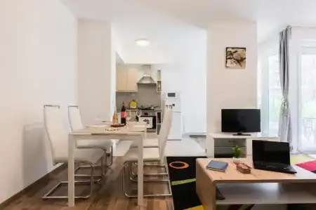 Corvin Holiday Apartment - 76