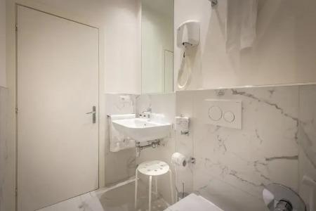 Ungherese Small Luxury - 122