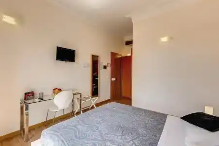 Bon Ton Design Rooms by DOT Suites - 42