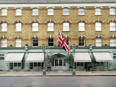 Charlotte Street, Firmdales - 23