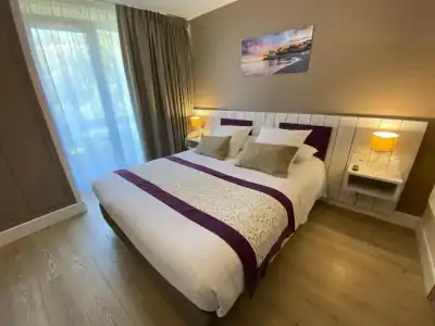 Best Western Plus La Rade - 69